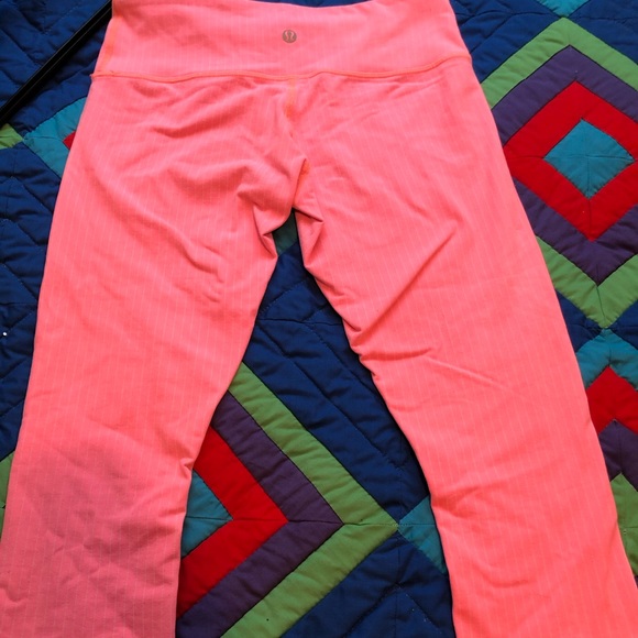 Lululemon crops sz 6 - Picture 2 of 5